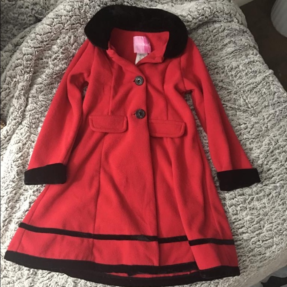 Red coat - Picture 2 of 4